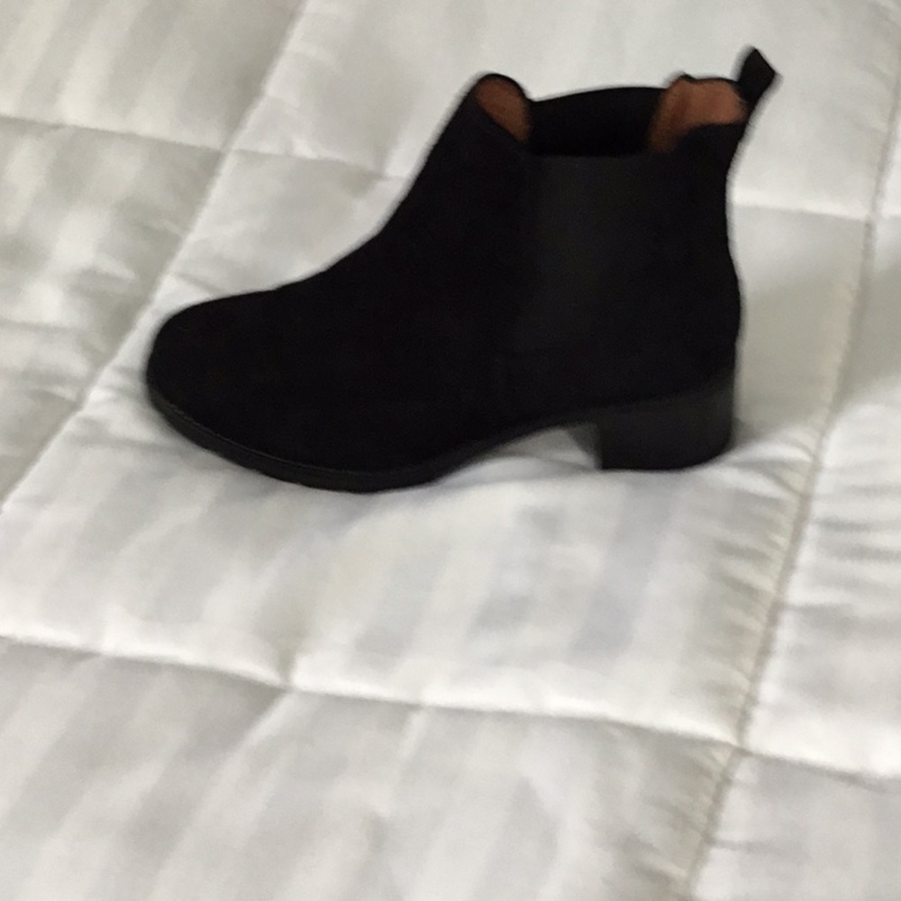 Chunky heeled short (ankle) black boots never worn